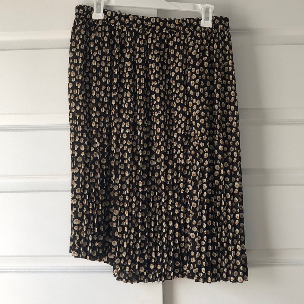 Pleated flower skirt